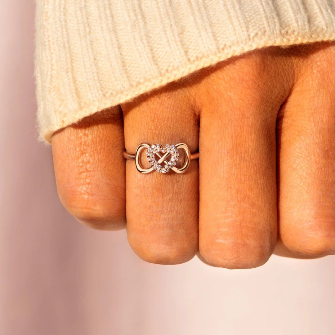 I LOVE YOU - MERRY CHRISTMAS - ROSE GOLD LOVE KNOT RING