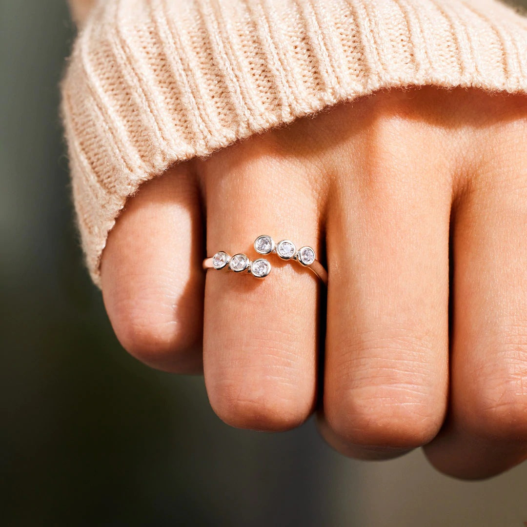 WRAP YOUR RING AROUND YOUR FINGER - HUGS AND KISSES RING