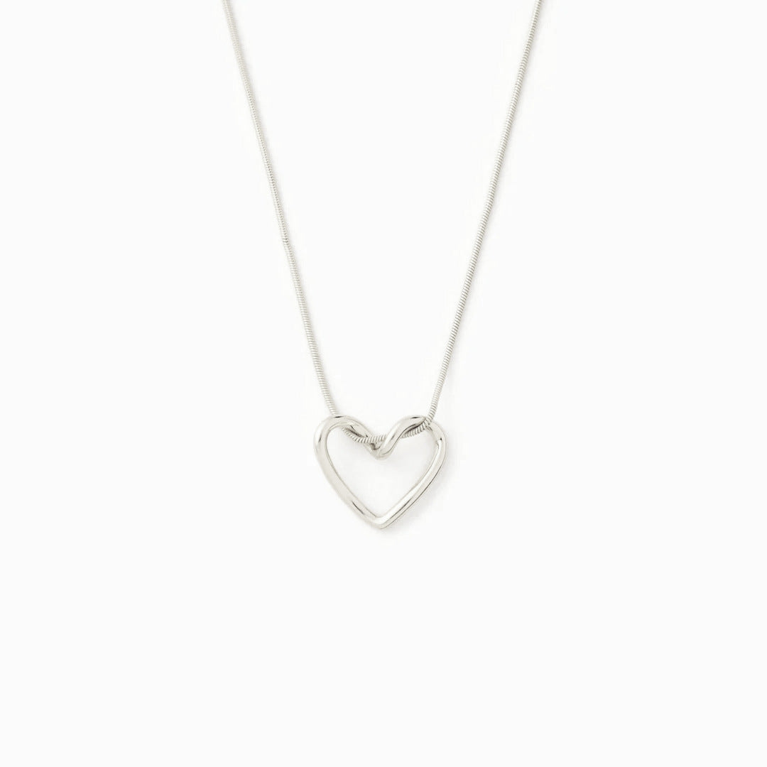 TO MY BEST FRIEND - A HEART OF GOLD - MINIMAL HEART PENDANT NECKLACE