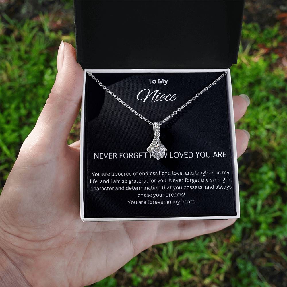 To My Niece - Chase Your Dreams - Alluring Beauty Necklace